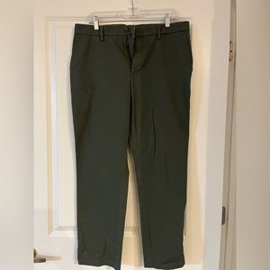 Amazon Essentials - Men Slim Fit Chino Pants/Olive. Size 34x30. Barely worn.